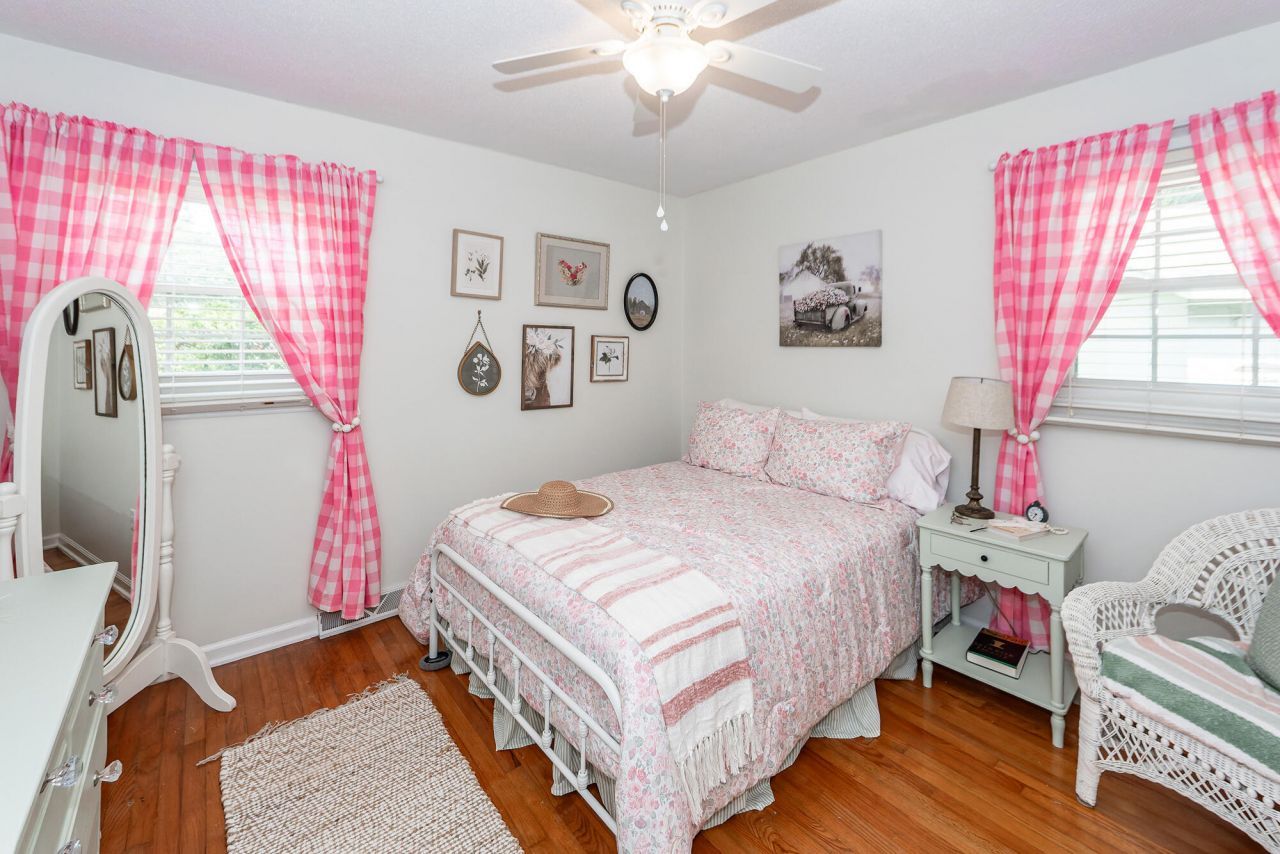 7758 Barclay Avenue Photo 29