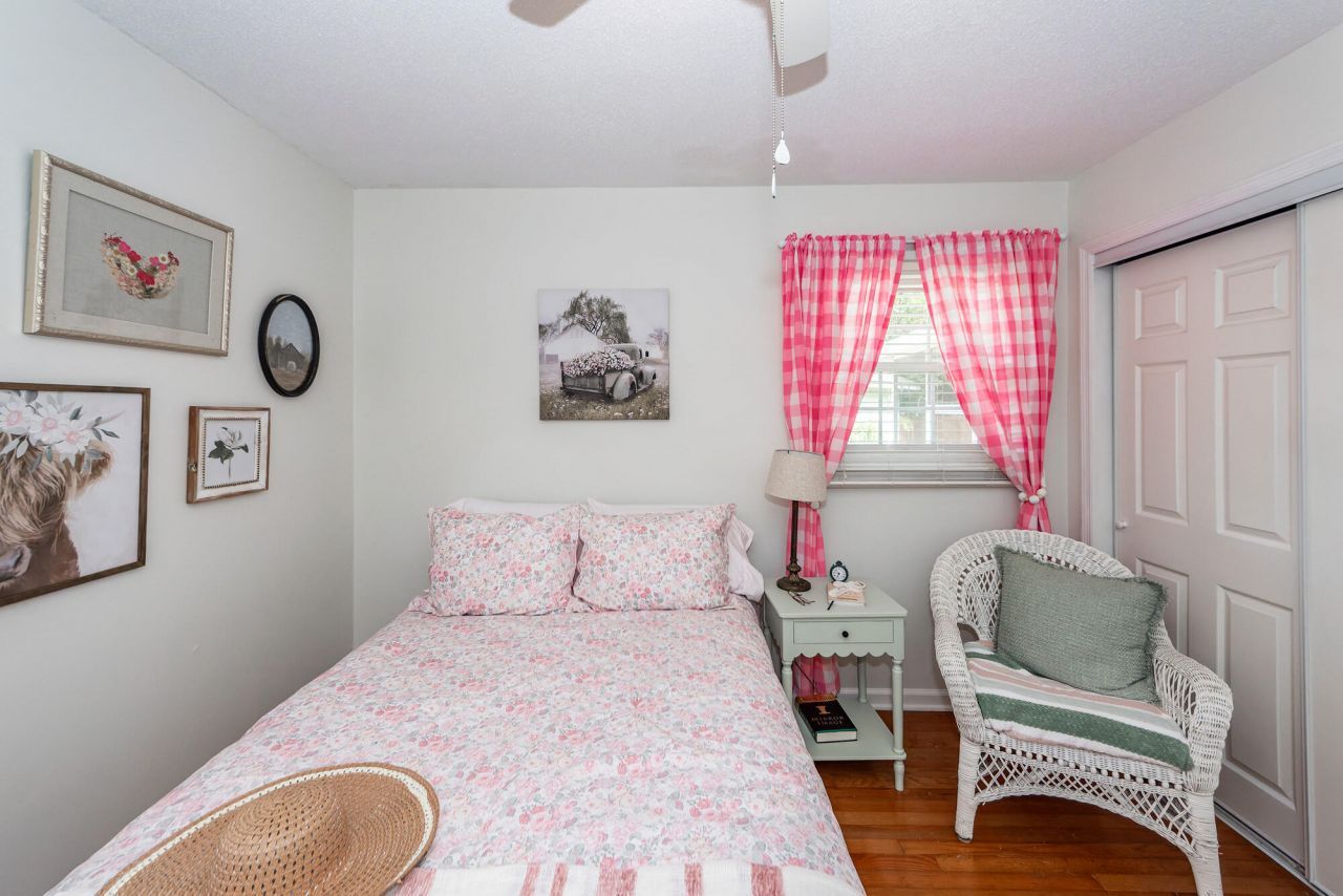 7758 Barclay Avenue Photo 30