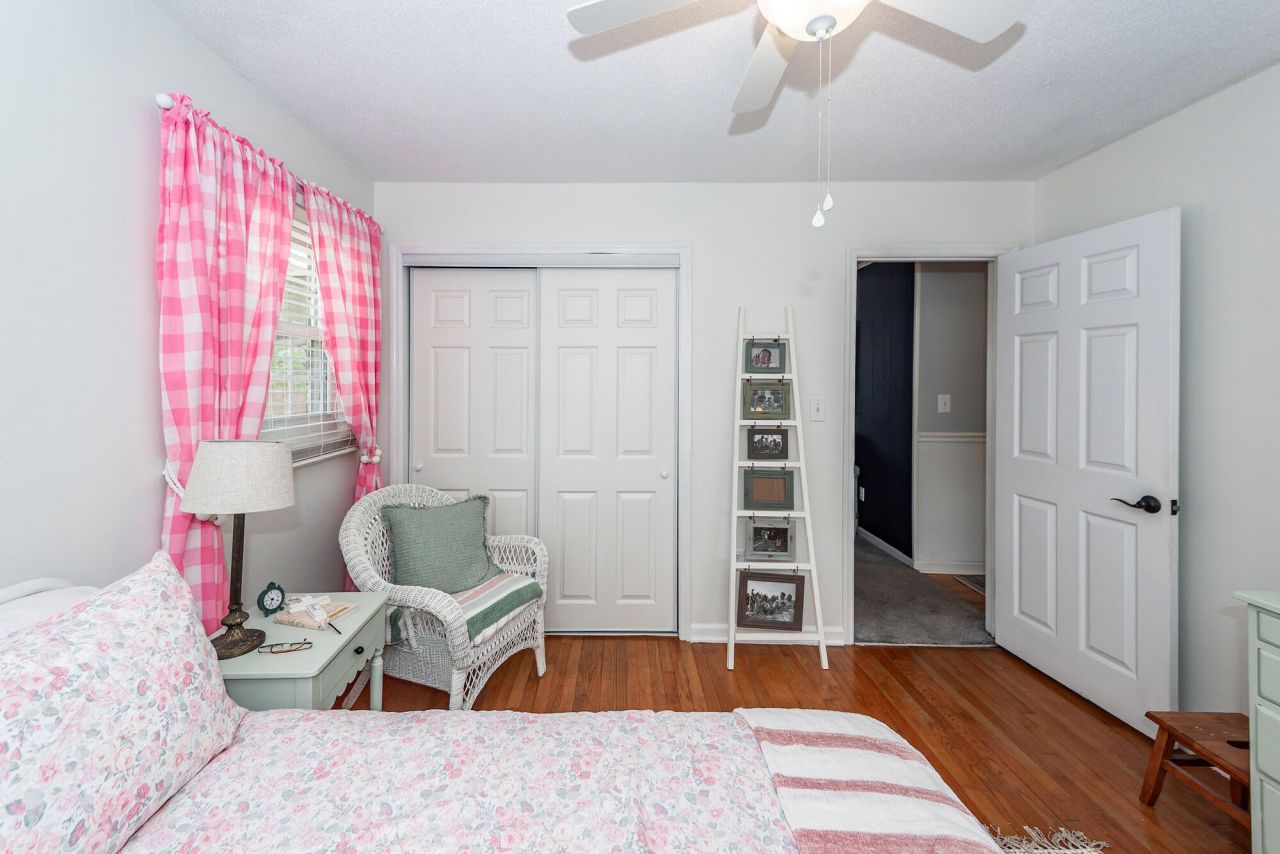 7758 Barclay Avenue Photo 31