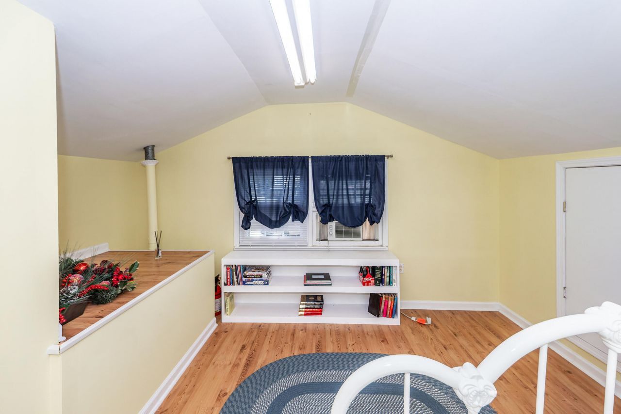 7758 Barclay Avenue Photo 35