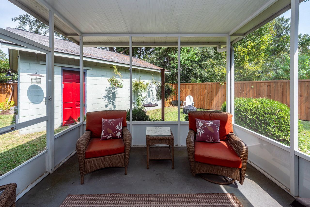 7758 Barclay Avenue Photo 36