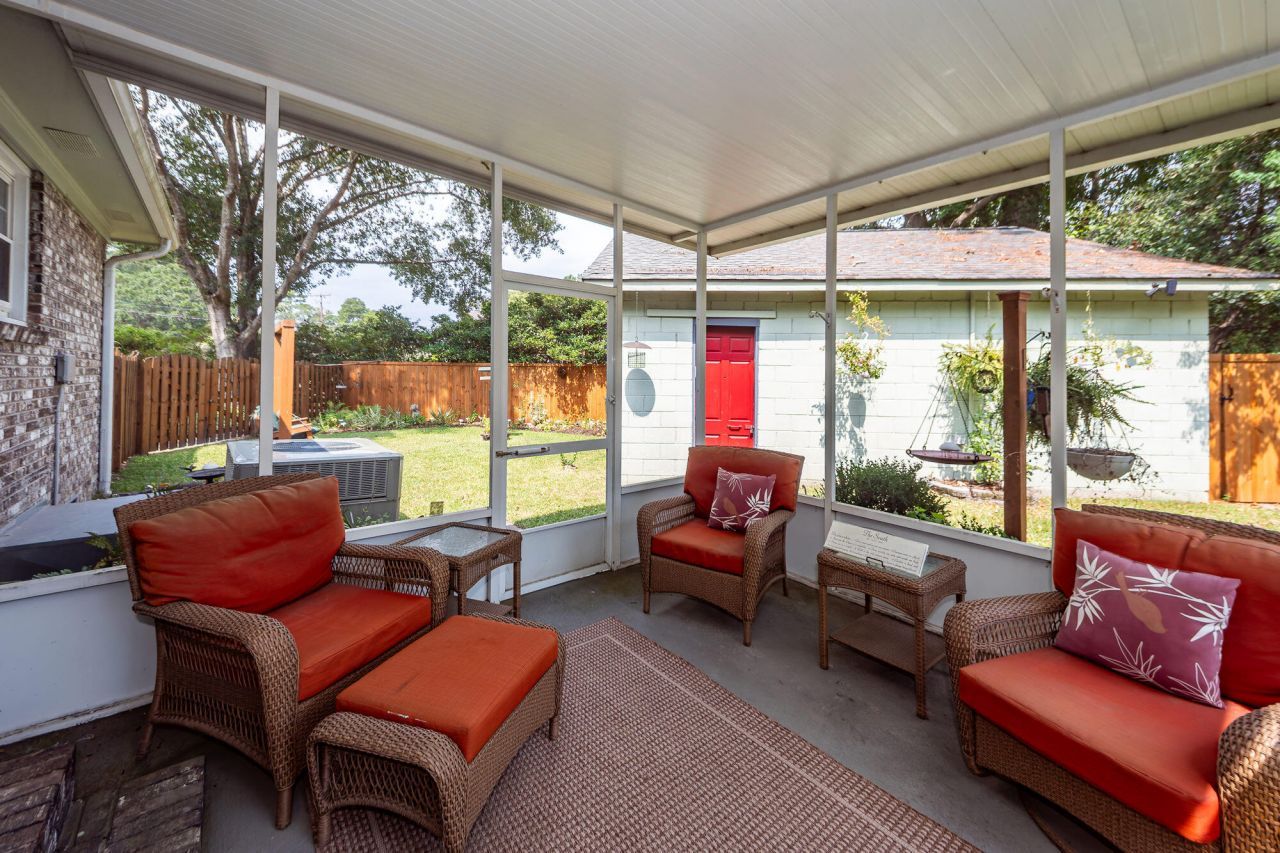 7758 Barclay Avenue Photo 37