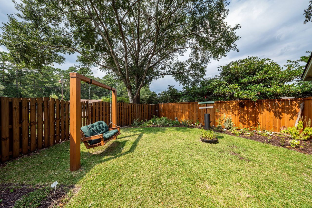 7758 Barclay Avenue Photo 39