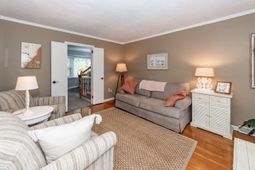 7758 Barclay Avenue photo 4