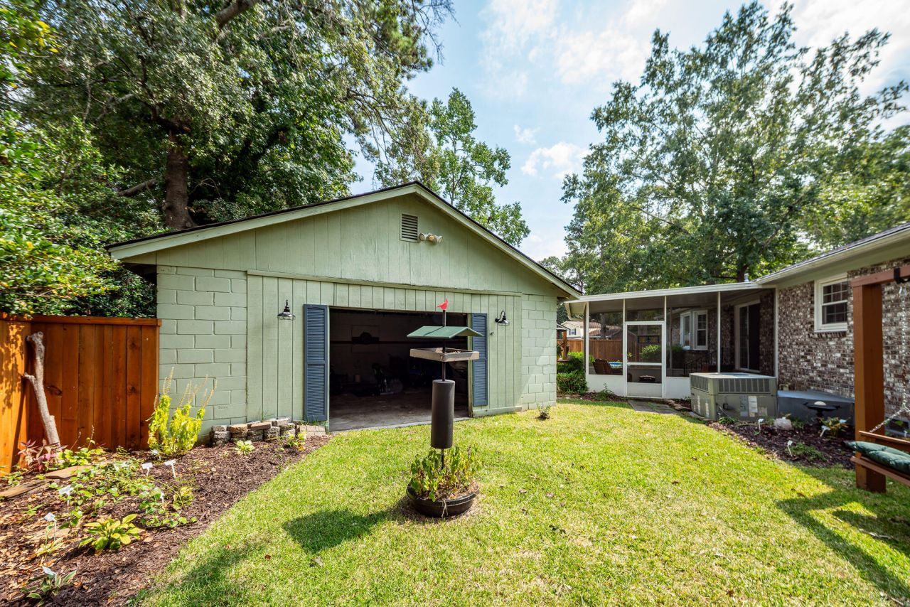 7758 Barclay Avenue Photo 41