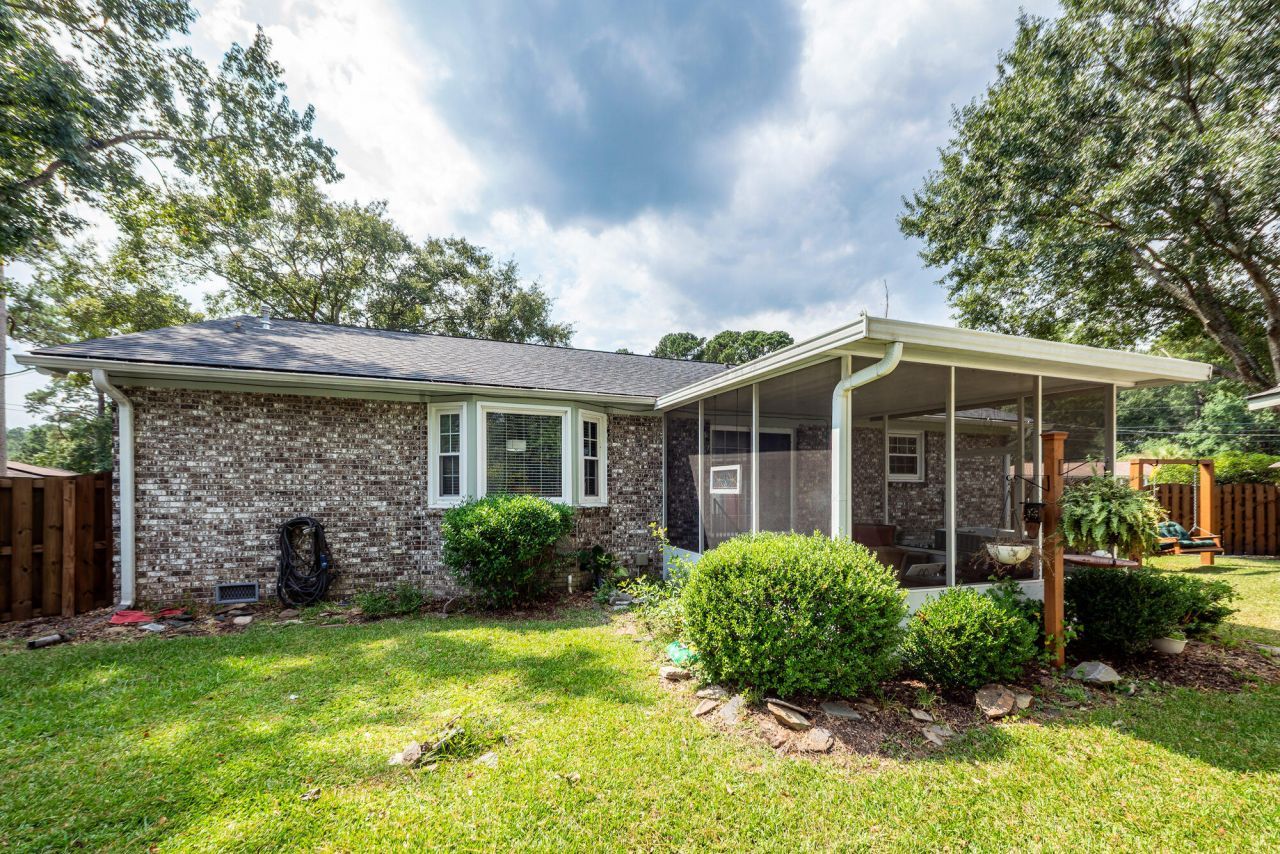 7758 Barclay Avenue Photo 44