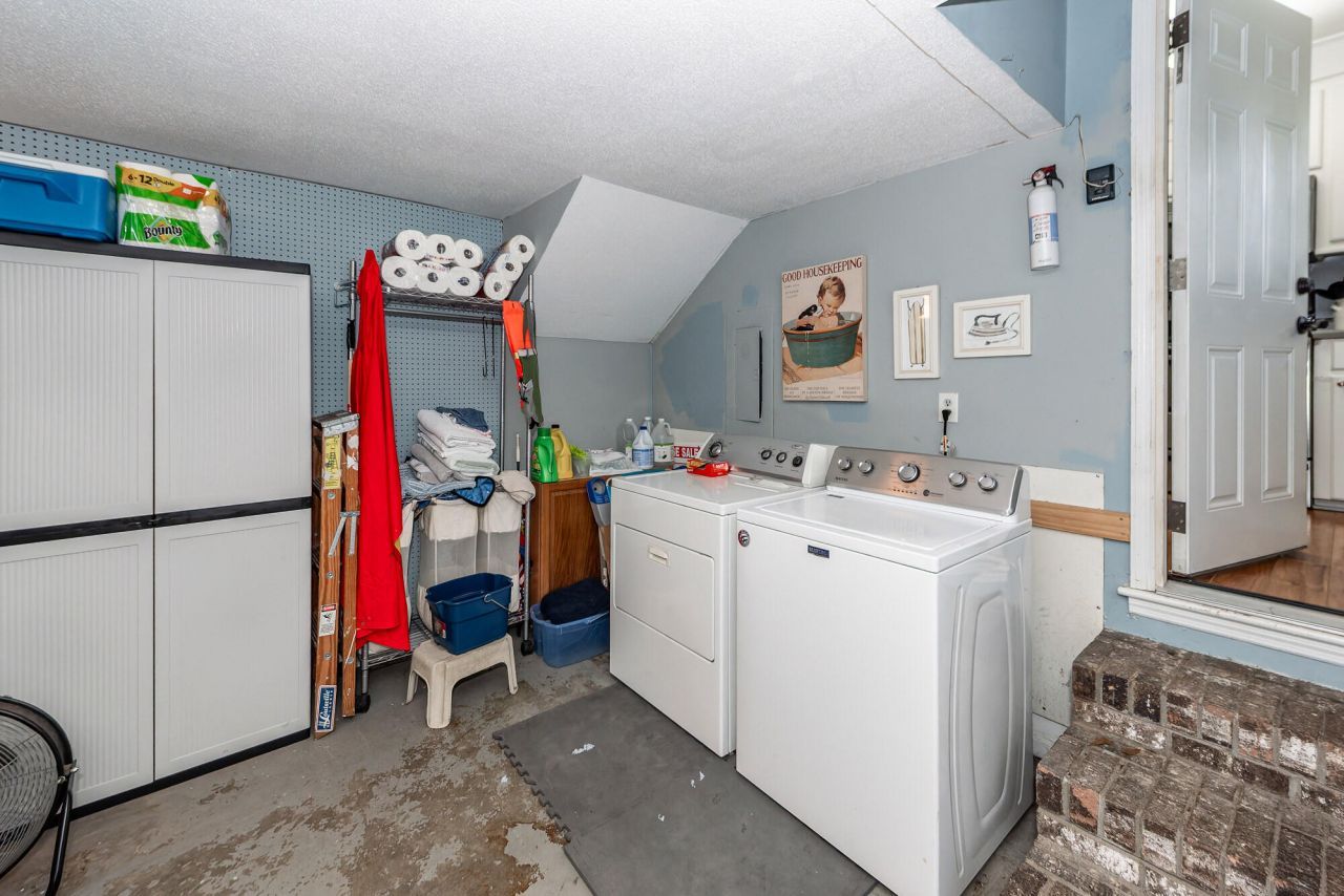 7758 Barclay Avenue Photo 47