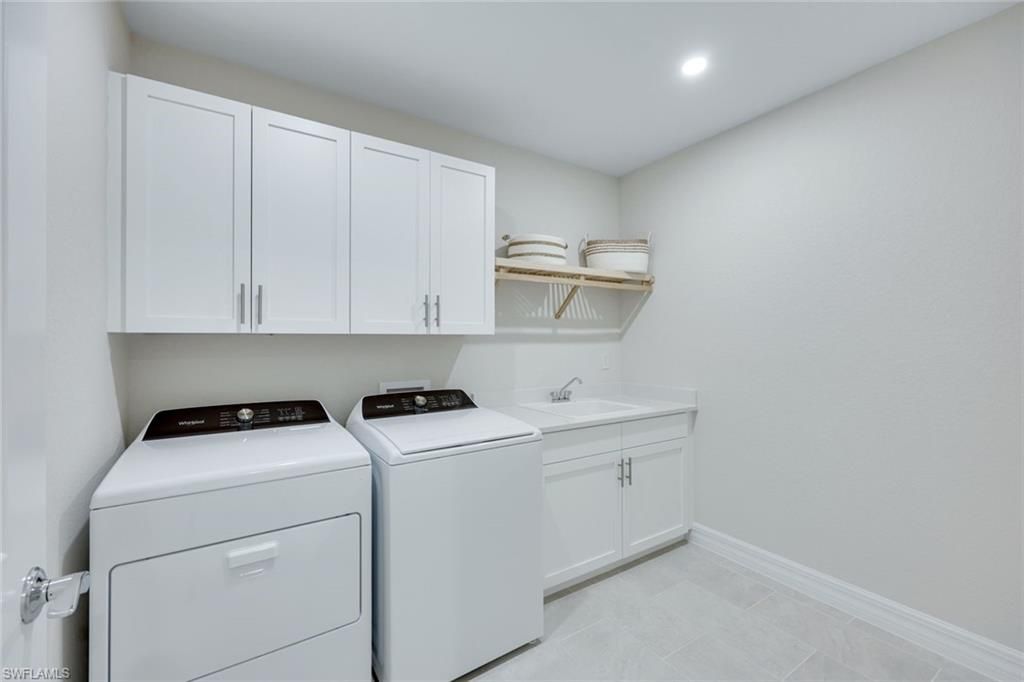 273 Indies Dr E, Unit 102, Naples, FL 34114 Photo