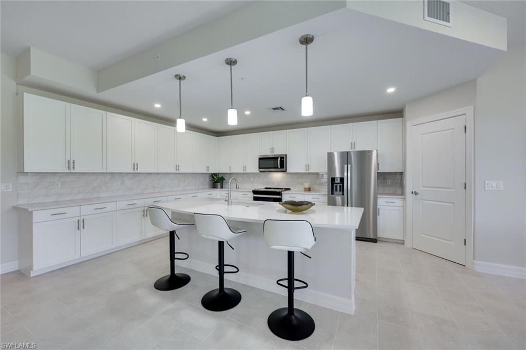 273 Indies Dr E, Unit 102, Naples, FL 34114 Photo