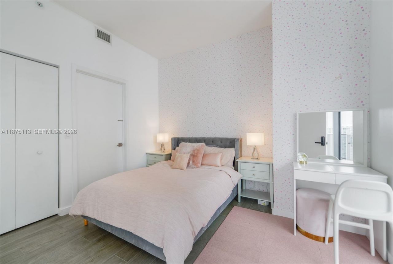 45 SW 9th St, Unit 4108, Miami, FL 33130 Photo