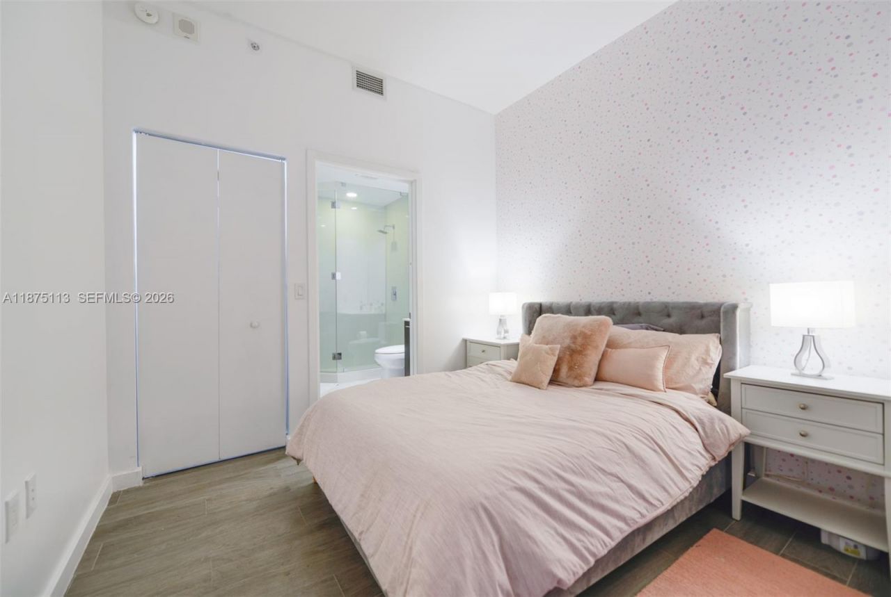 45 SW 9th St, Unit 4108, Miami, FL 33130 Photo