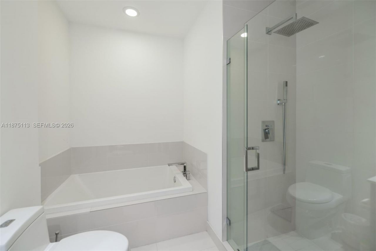 45 SW 9th St, Unit 4108, Miami, FL 33130 Photo