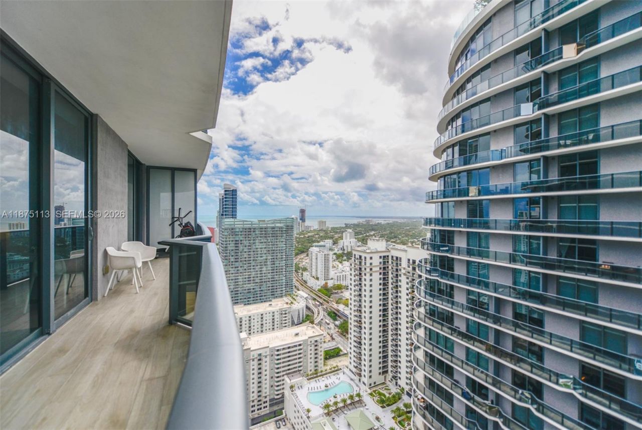 45 SW 9th St, Unit 4108, Miami, FL 33130 Photo