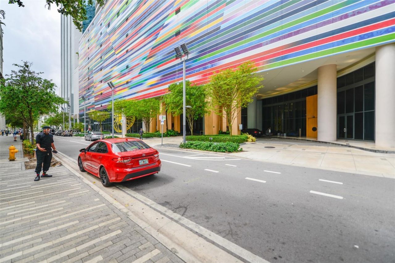 45 SW 9th St, Unit 4108, Miami, FL 33130 Photo