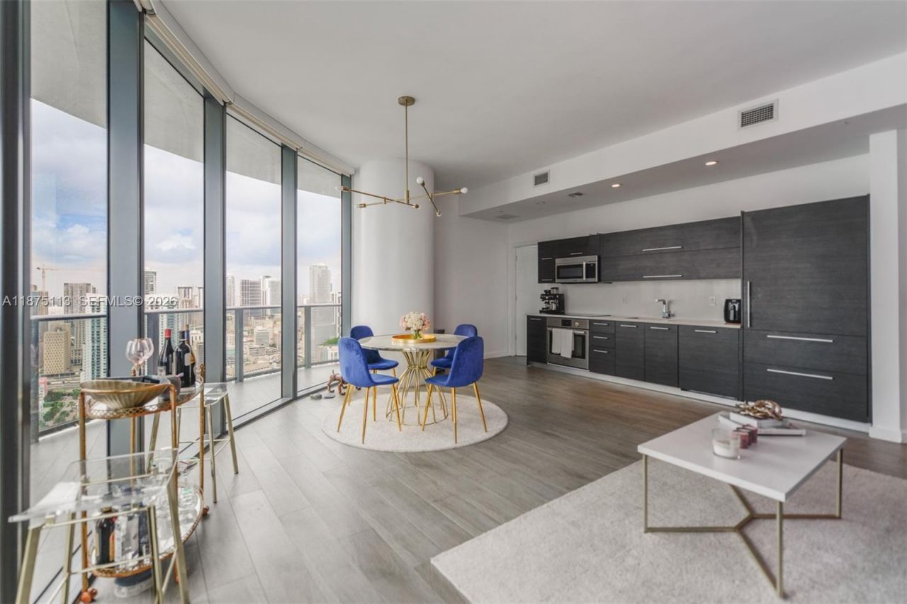 45 SW 9th St, Unit 4108, Miami, FL 33130 Photo