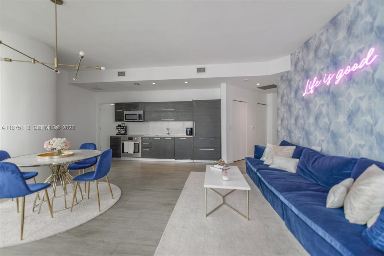 45 SW 9th St, Unit 4108, Miami, FL 33130 Photo