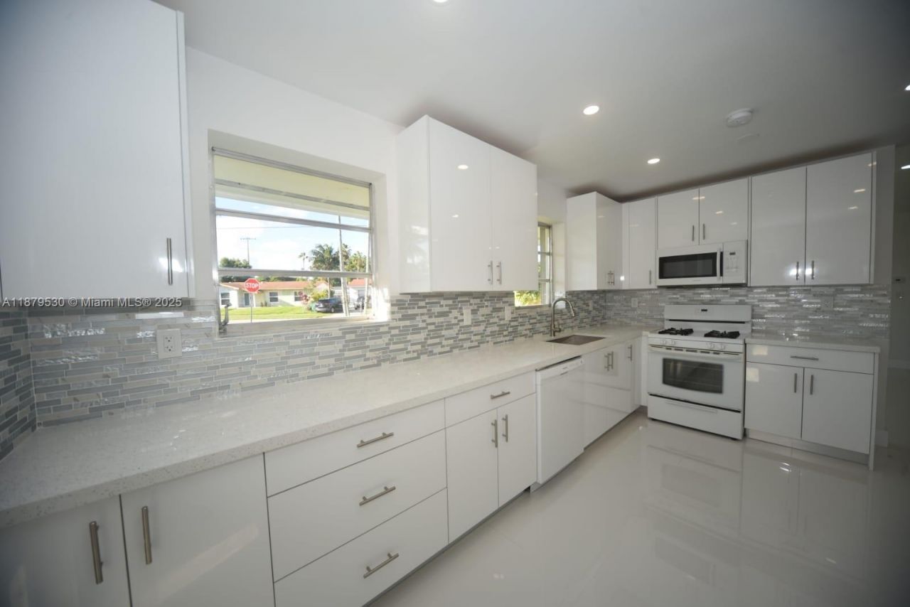 18601 SW 97th Ct, Unit 18601, Cutler Bay, FL 33157 Photo