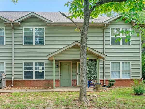 1429 W Netherland Way, Unit 3, Fayetteville, AR 72701