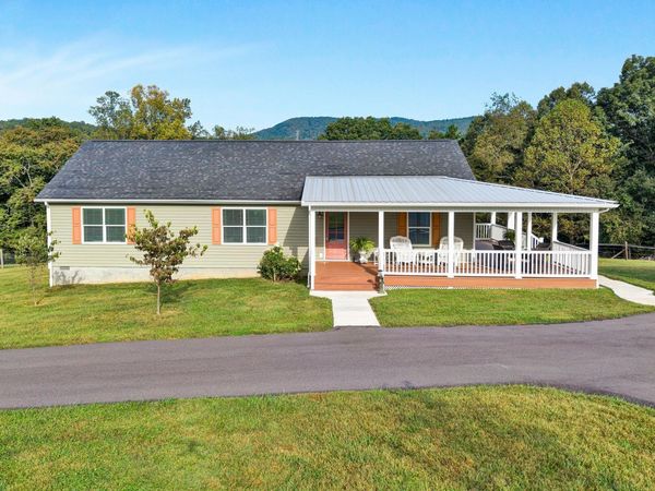 5093 Jordantown RD, Vinton, VA 24179