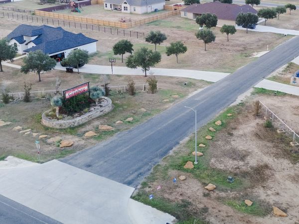 193 E MEDIUM MEADOW DR, Lytle, TX 78052