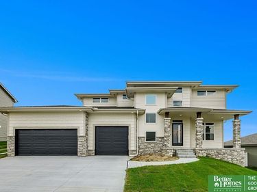 11018 N 161st Street, Bennington, NE 68007