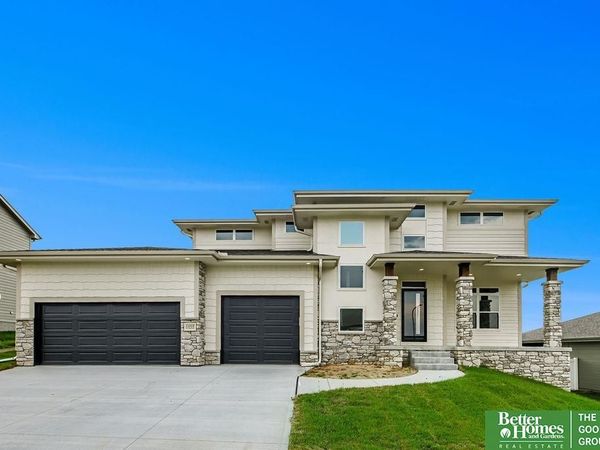 11018 N 161st Street, Bennington, NE 68007