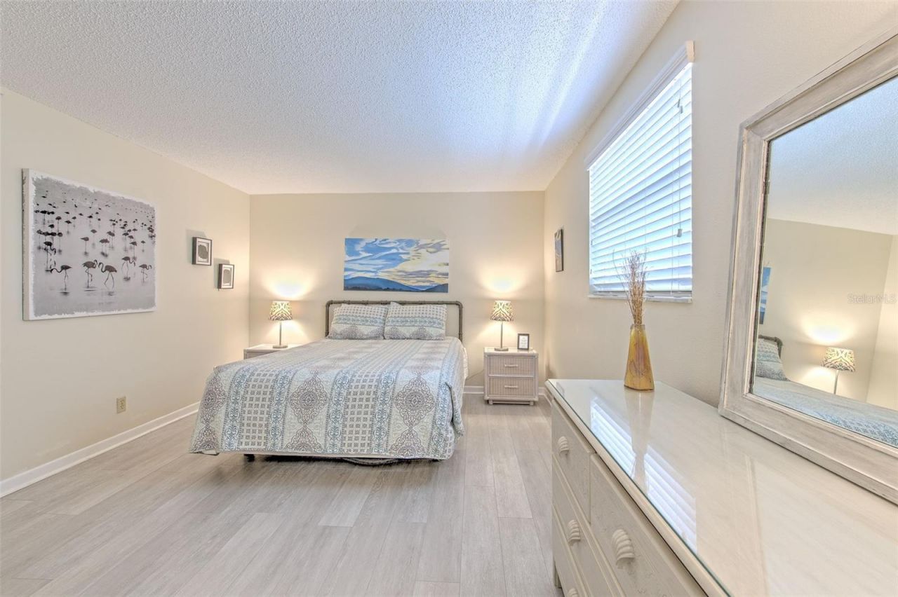 17200 Gulf Boulevard, Unit 401, North Redington Beach, FL 33708 Photo