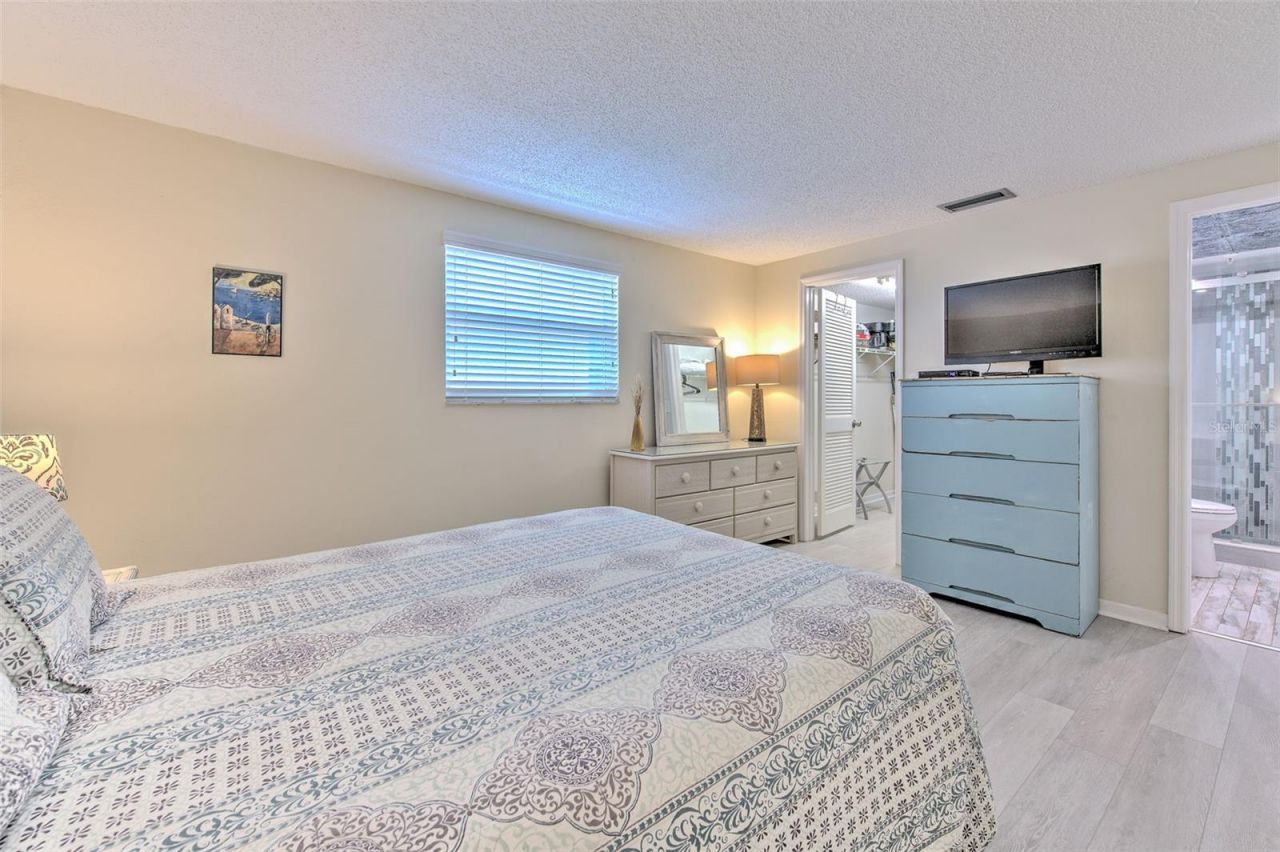 17200 Gulf Boulevard, Unit 401, North Redington Beach, FL 33708 Photo