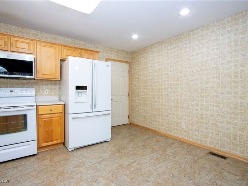 2457 Barrington Way, Unit 327, Wooster, OH 44691 Photo 7