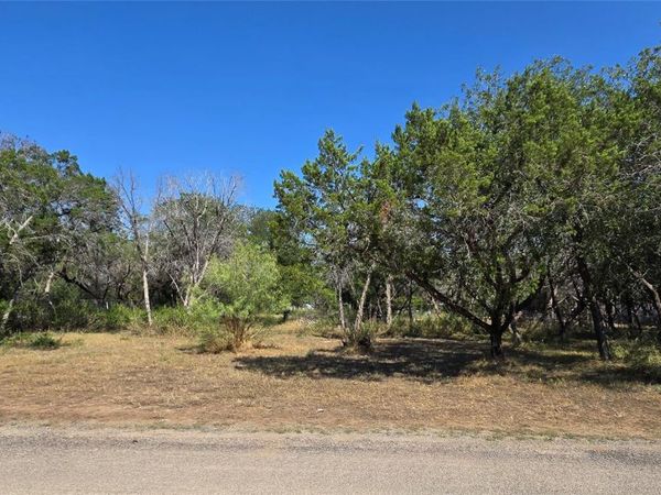 625 Dogwood LN, Cottonwood Shores, TX 78657