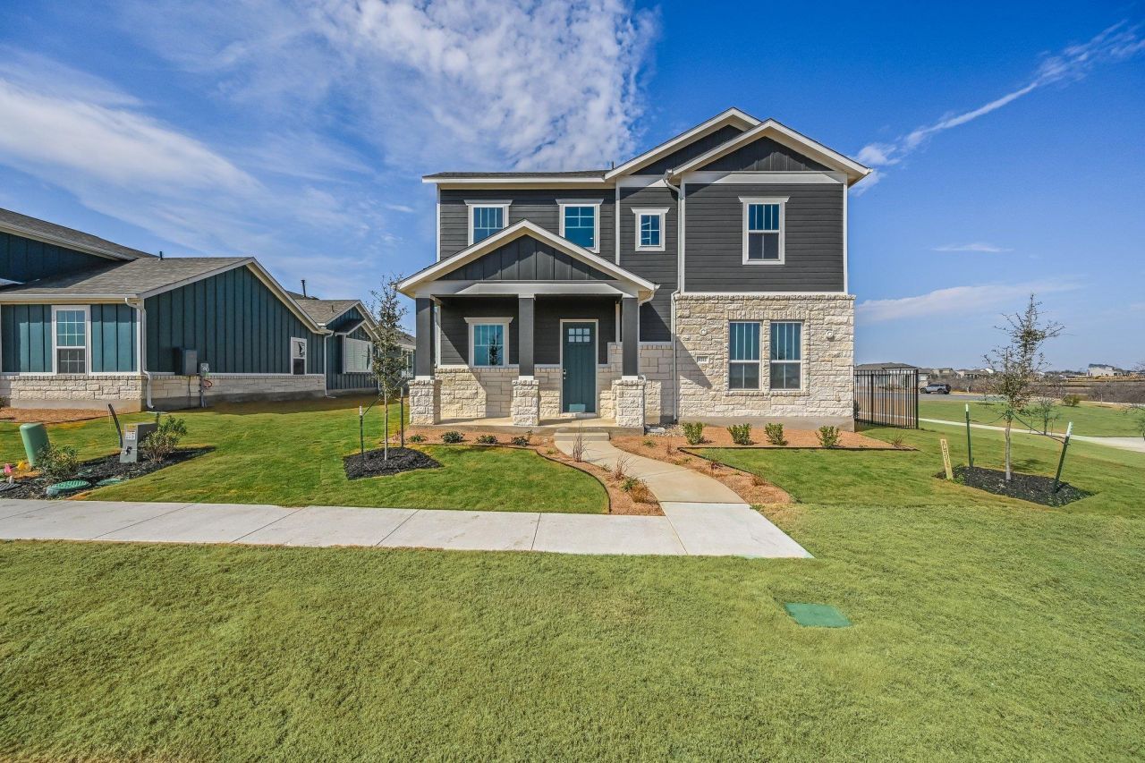 8511 Dongan Dr, Austin, TX 78744 Main Photo