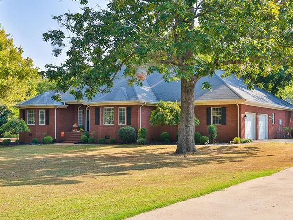 662 N. Durham Ave., Sharon, TN 38255