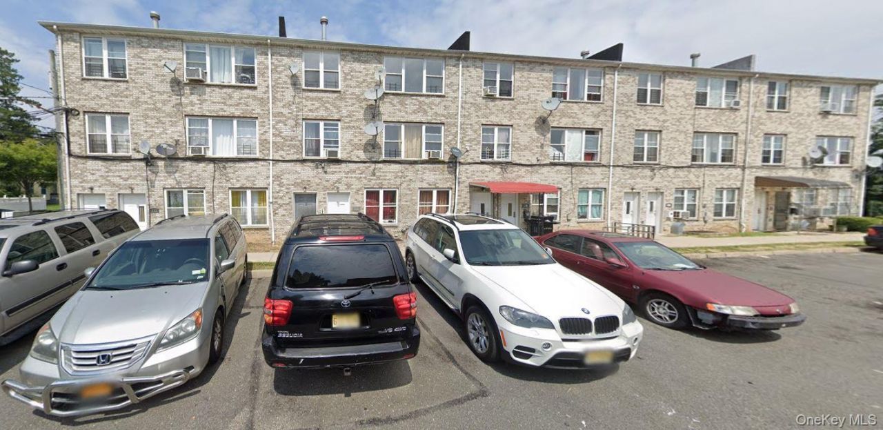 22-80 Jaydee Court, Far Rockaway, NY 11691 Main Photo