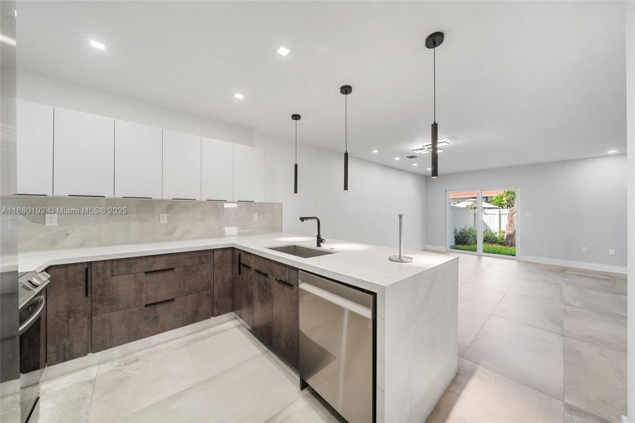 3431 SW 16th Ter, Miami, FL 33145 Photo