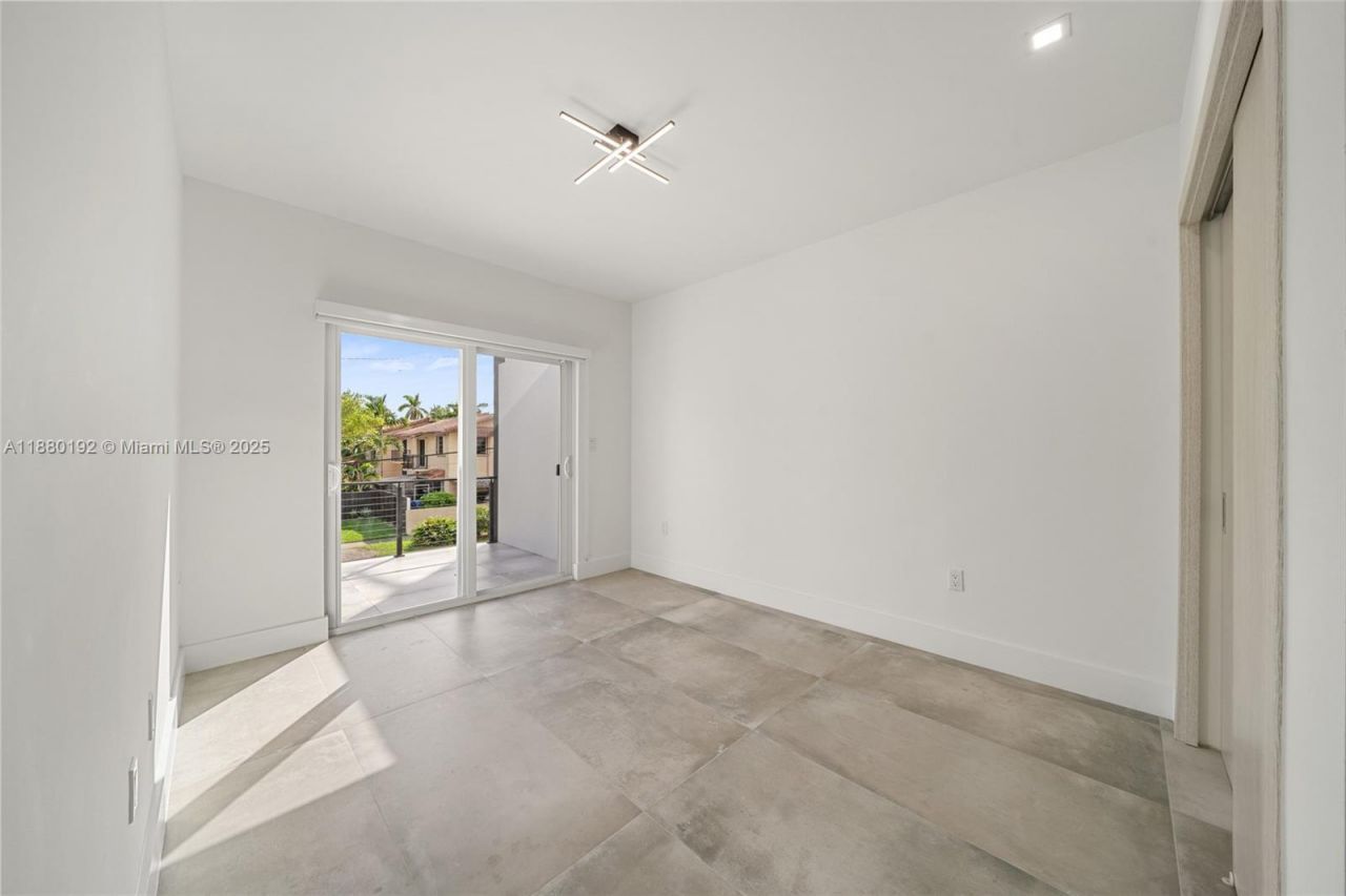 3431 SW 16th Ter, Miami, FL 33145 Photo