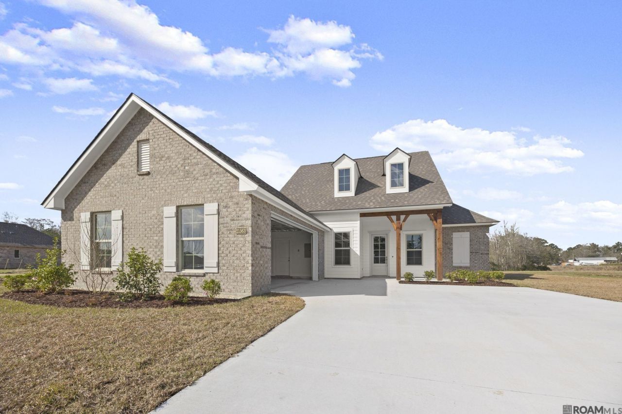 21563 Yellowfin Dr, Springfield, LA 70462 Main Photo