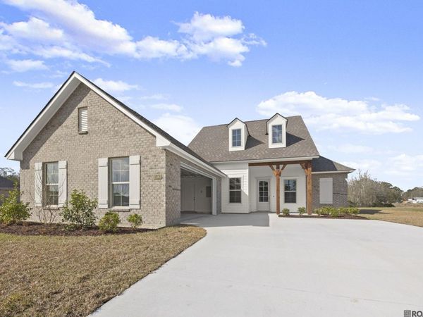 21563 Yellowfin Dr, Springfield, LA 70462
