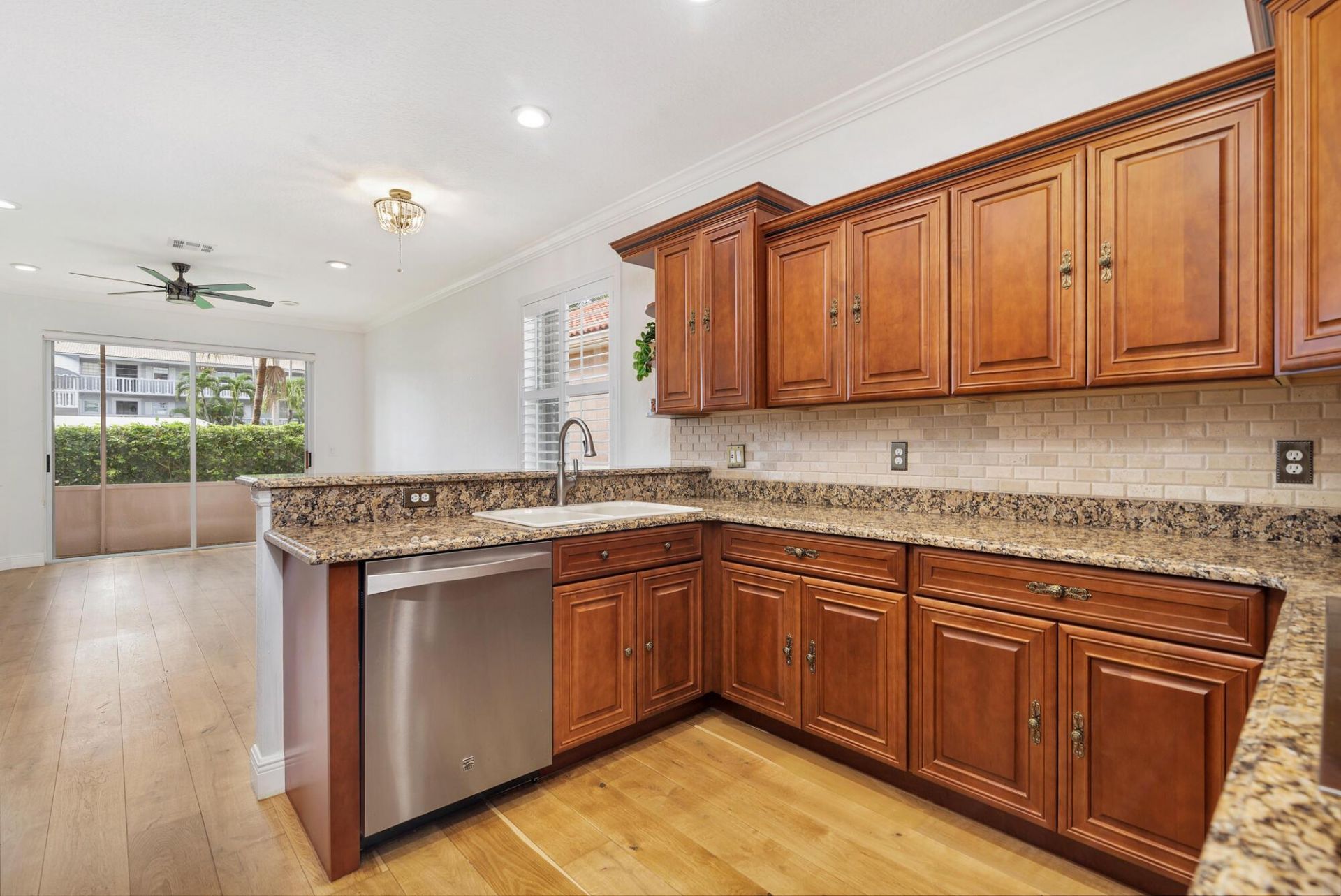 248 Palm Circle, Atlantis, FL 33462 Photo