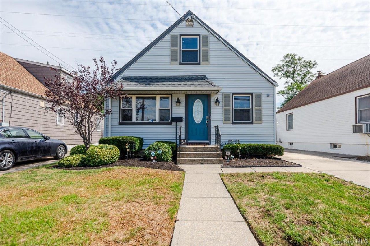 62 Westcott, Inwood, NY 11096 Main Photo