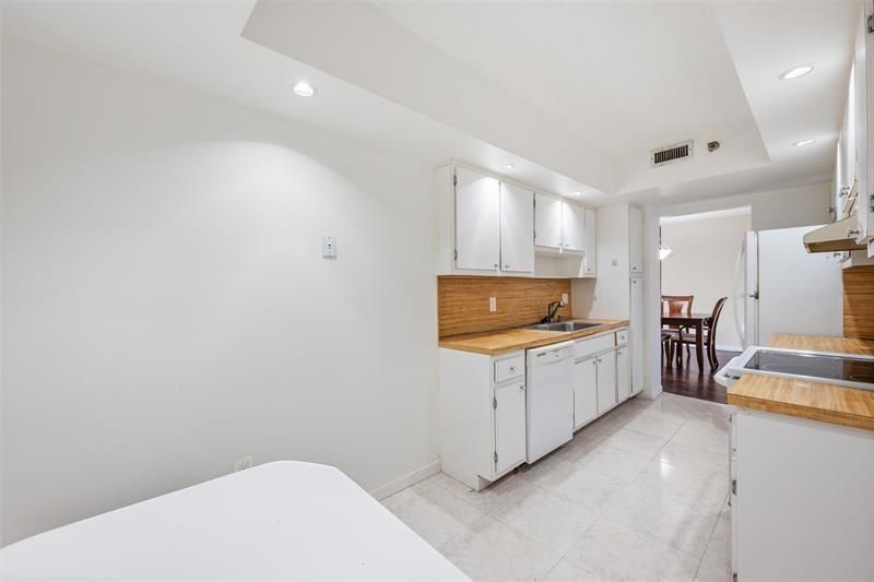 3850 Washington Street, Unit 315, Hollywood, FL 33021 Photo