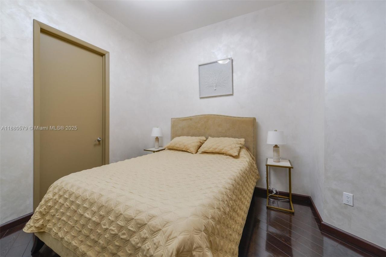 15901 Collins Ave, Unit 4203, Sunny Isles Beach, FL 33160 Photo