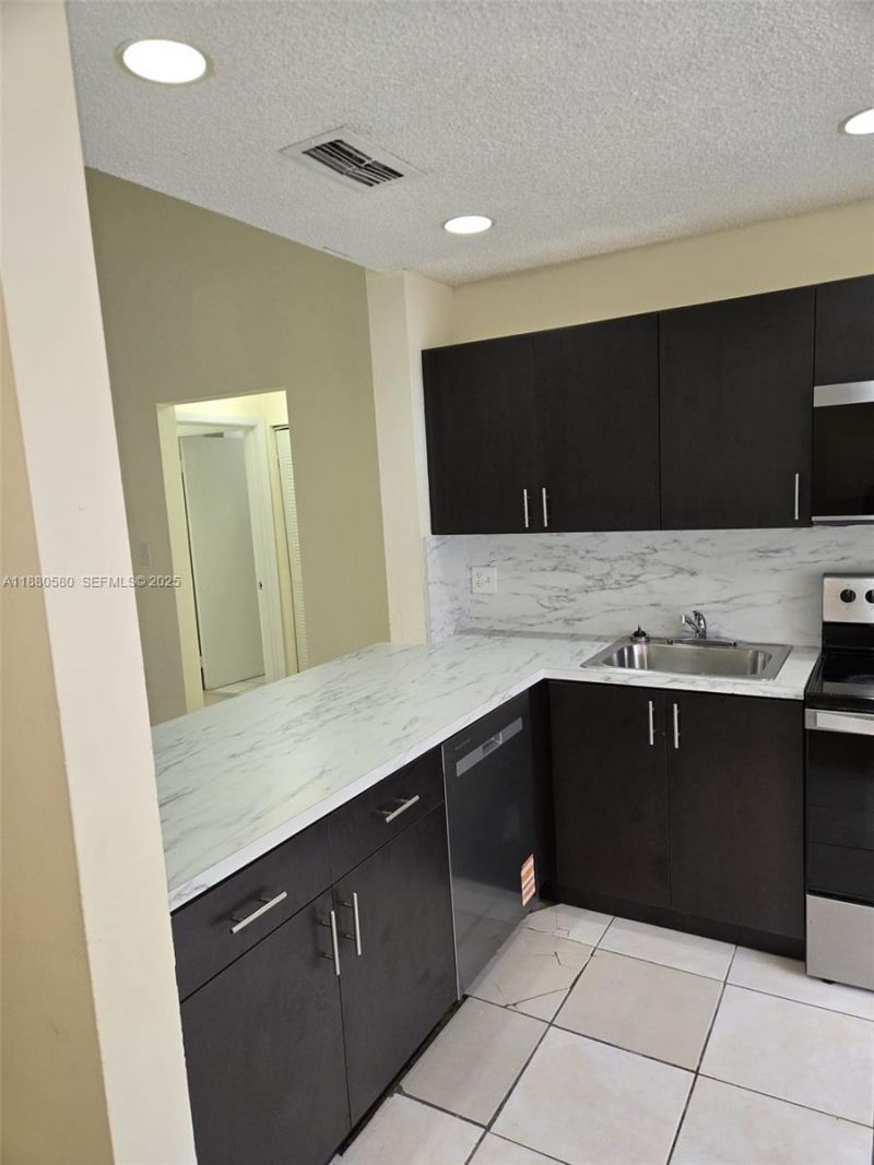 8043 SW 21st Ct, Unit 8043, Miramar, FL 33025 Photo
