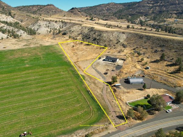 Willow Street, Spray, OR 97874