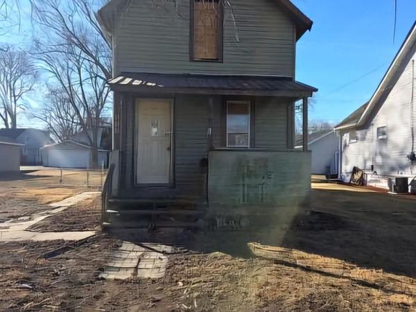 909 W 6th Street, STERLING, IL 61081