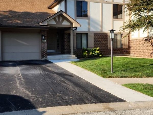 826 Thornton Court, Unit 2AL, Schaumburg, IL 60193