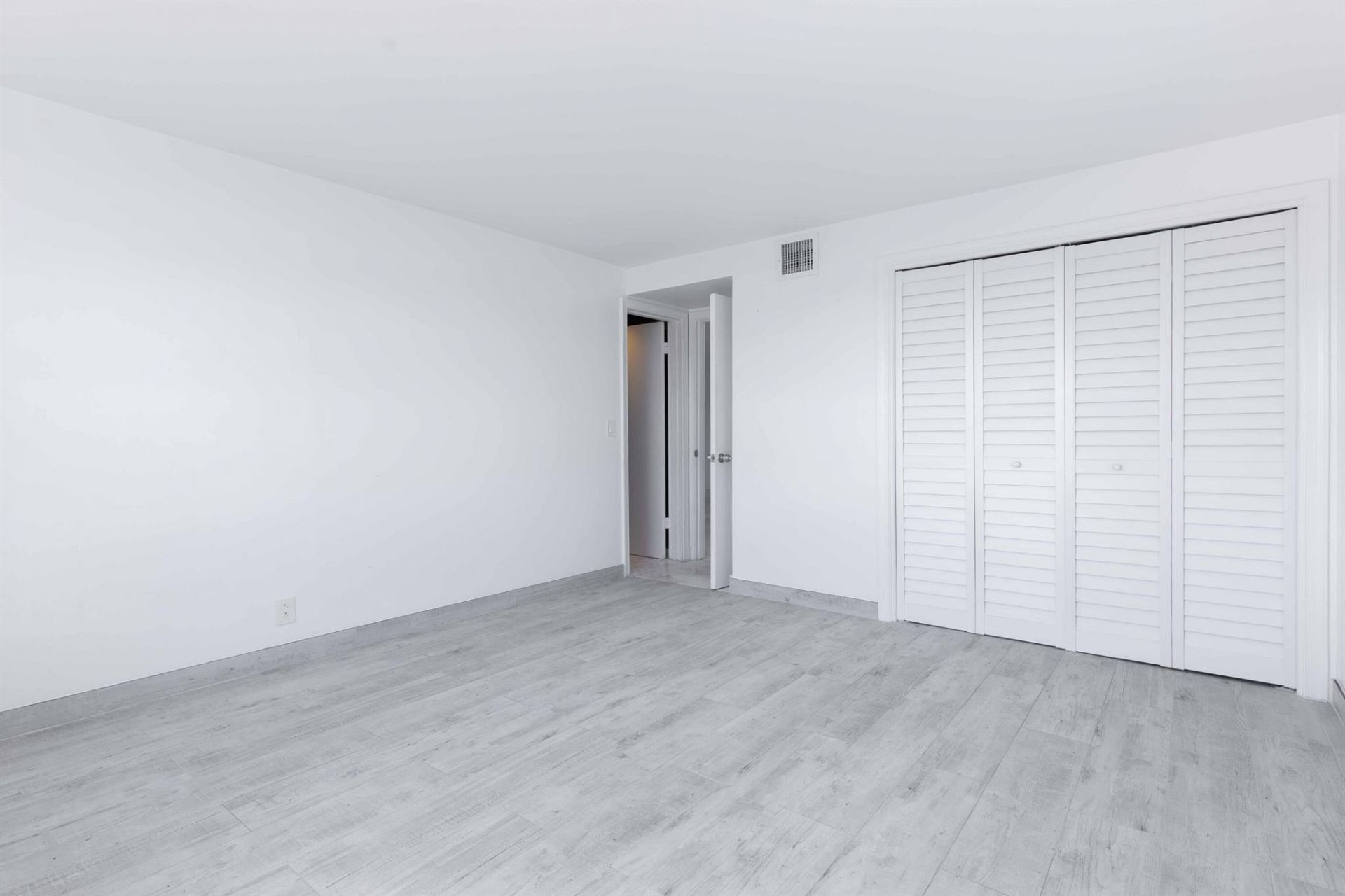 2420 SE 17th Street Street, Unit 401c, Fort Lauderdale, FL 33316 Photo