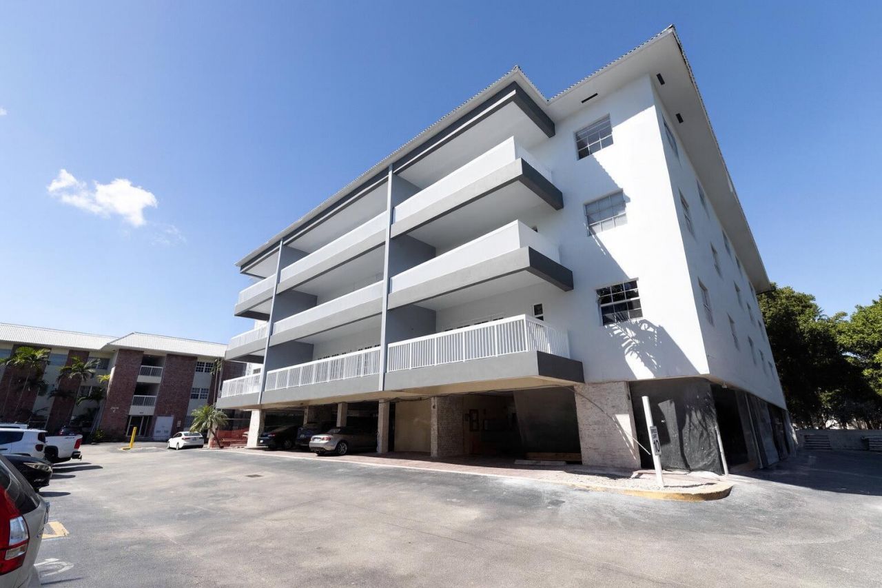 2420 SE 17th Street Street, Unit 401c, Fort Lauderdale, FL 33316 Photo