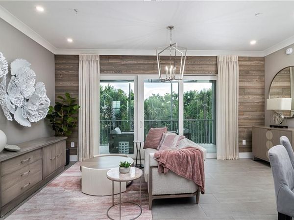 298 Indies DR E, Unit 202, NAPLES, FL 34114