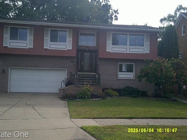 9531 W Outer Drive, Detroit, MI 48223