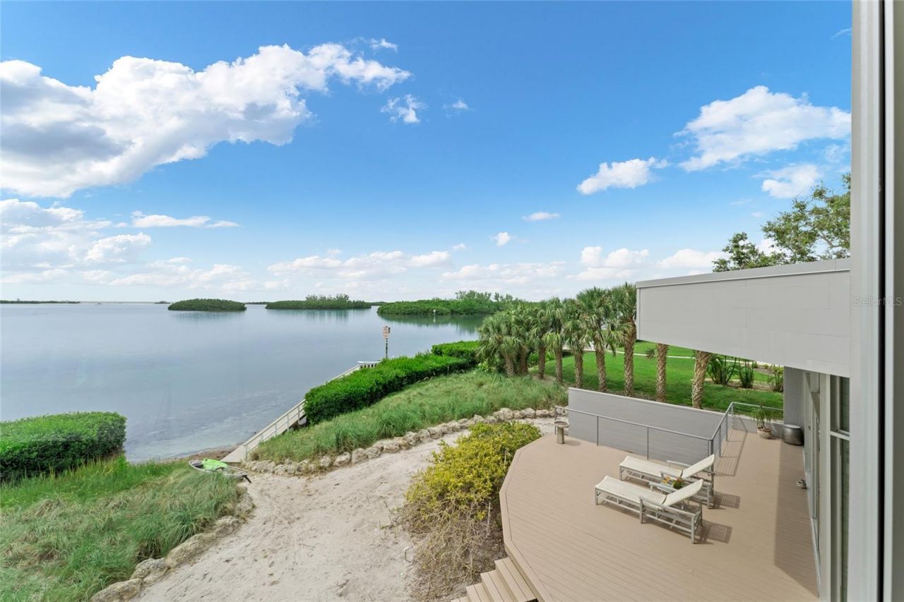 1761 Oceanview Drive, Saint Petersburg, FL 33715 Photo